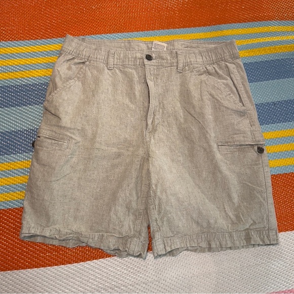 St. John's Bay Light Grey Linen Cargo Shorts Men’s Size 36 - Picture 1 of 3